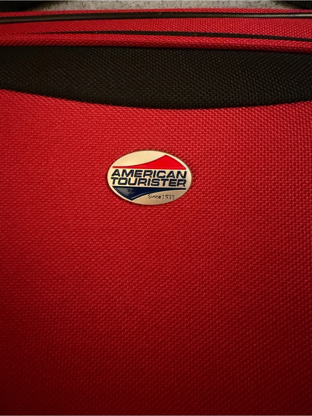 American Tourister travel bag